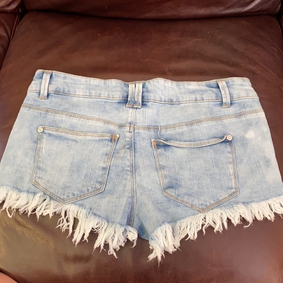 Vintage Havana Jean shorts - Picture 5 of 5